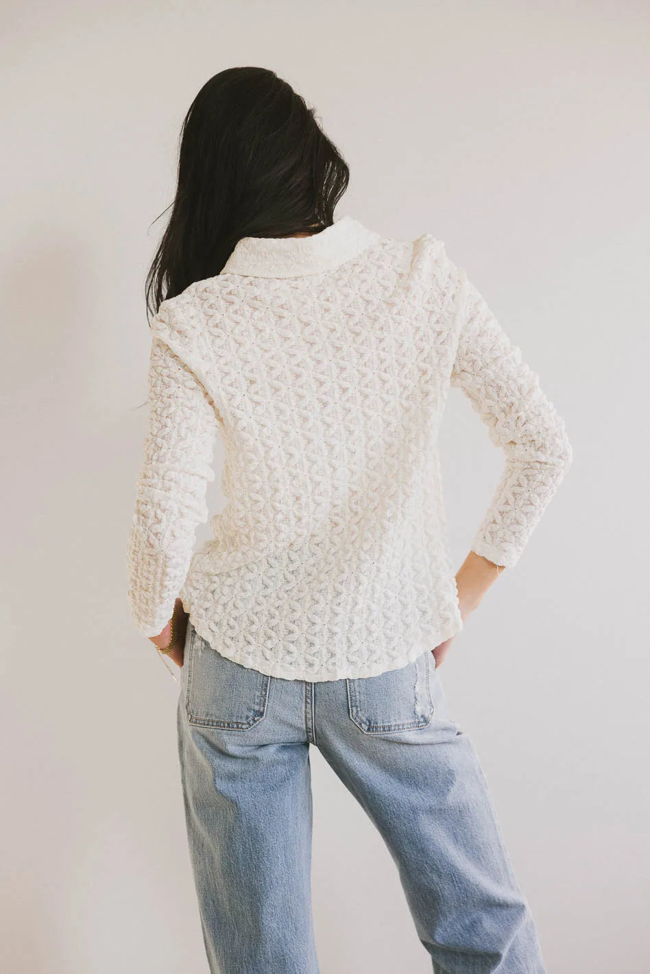 Plain color top in cream