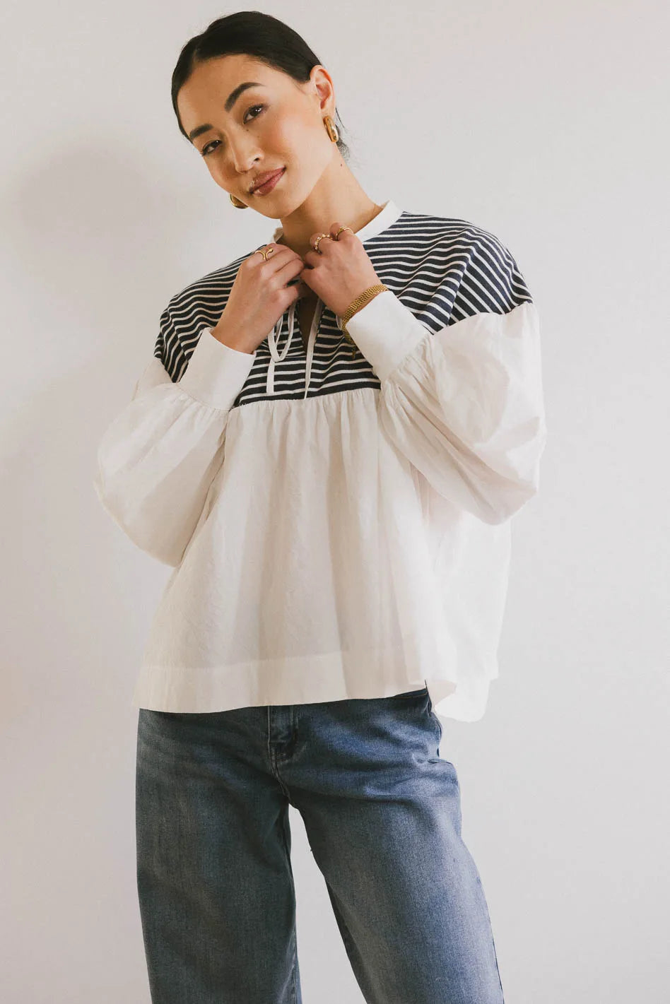 Round neck top in white