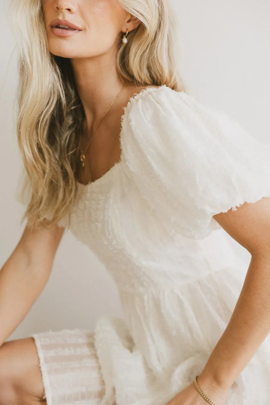 Puff sleeves dress in cream