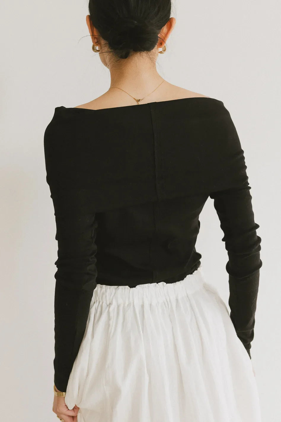 Off shoulder top in black