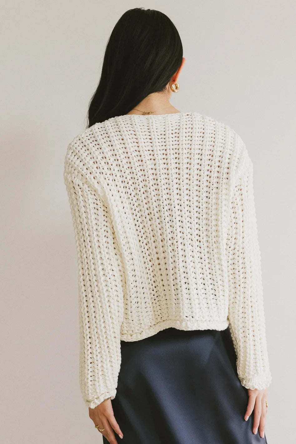 Plain color top in cream