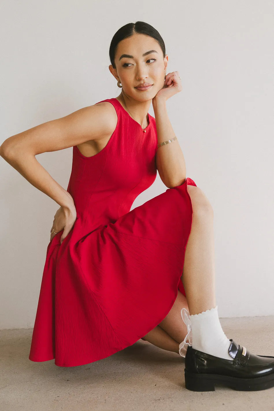 Round neck dress in red