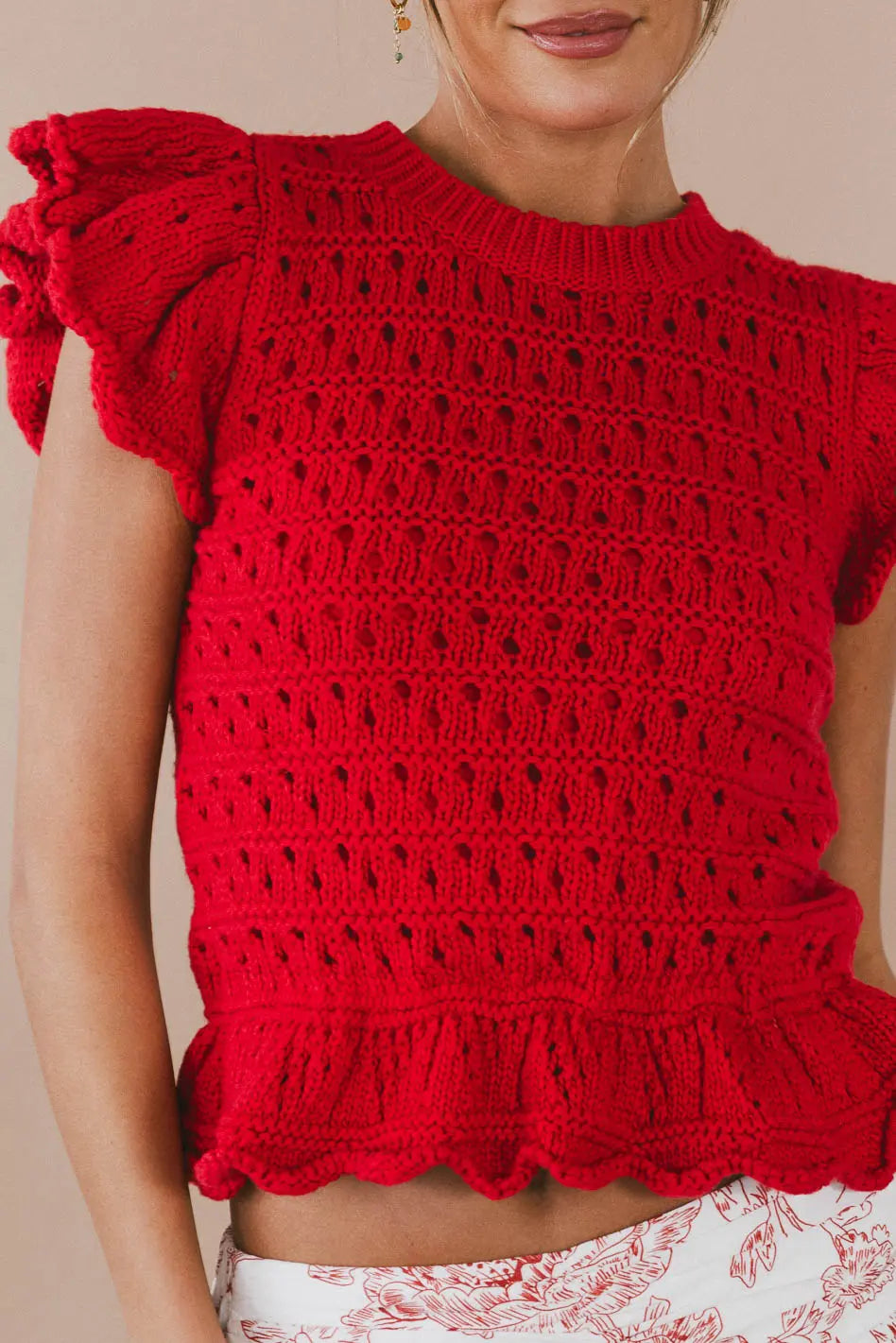 Round neck sweater top in red