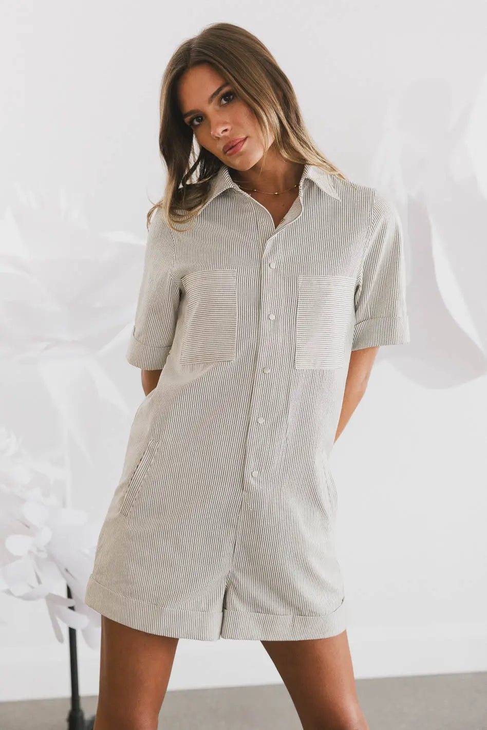 Two hand pockets jumpsuit in white