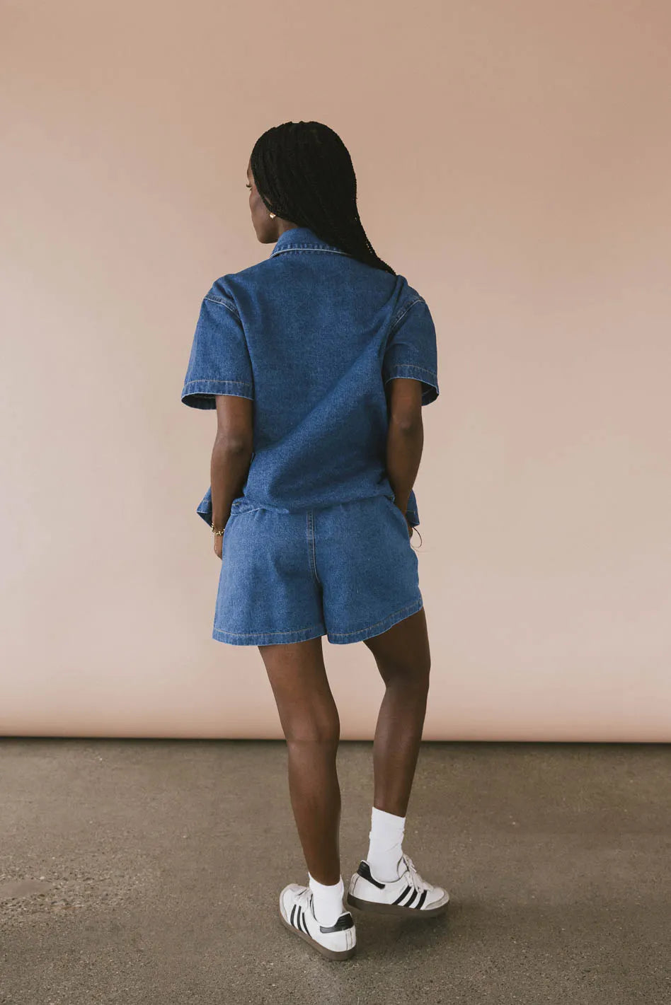 Plain color top in denim