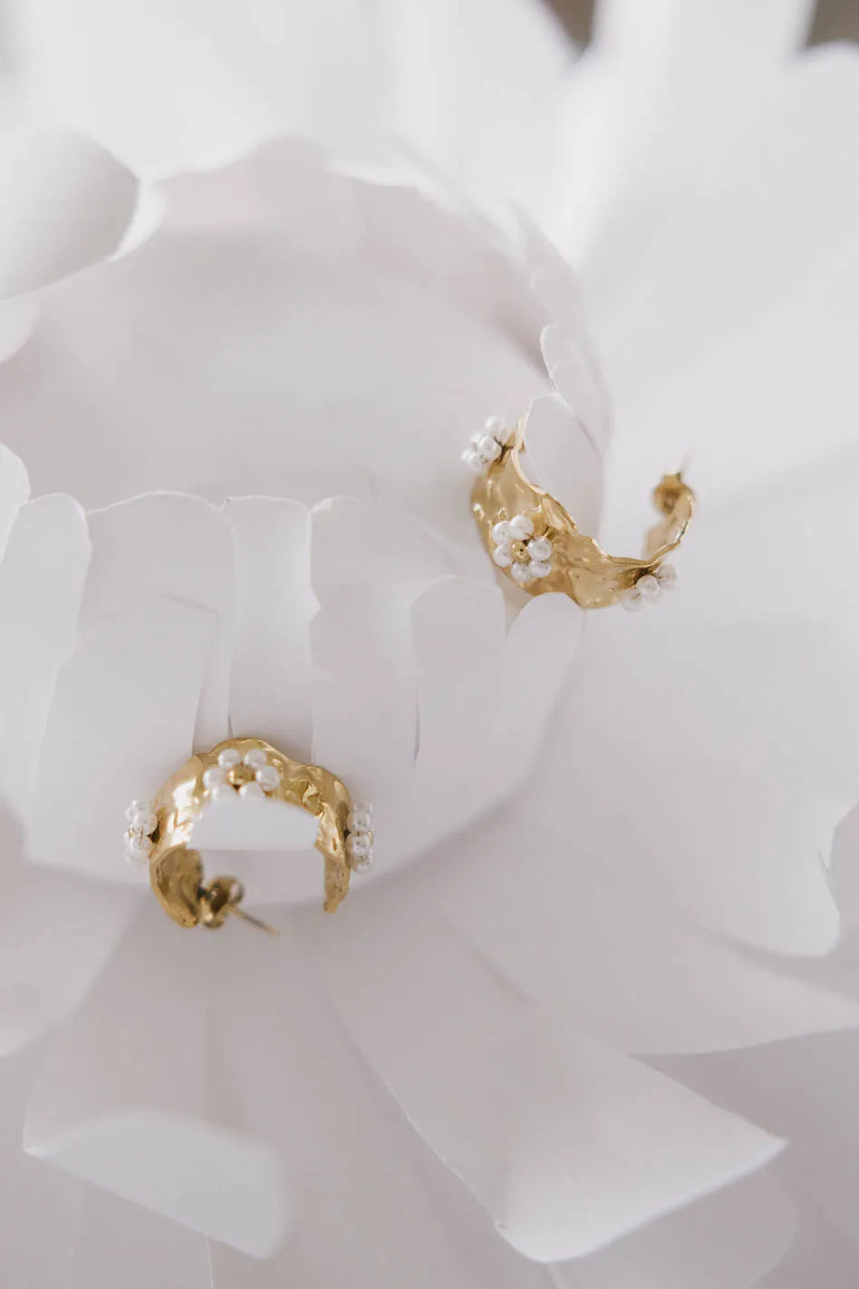 Pearl gold earrings