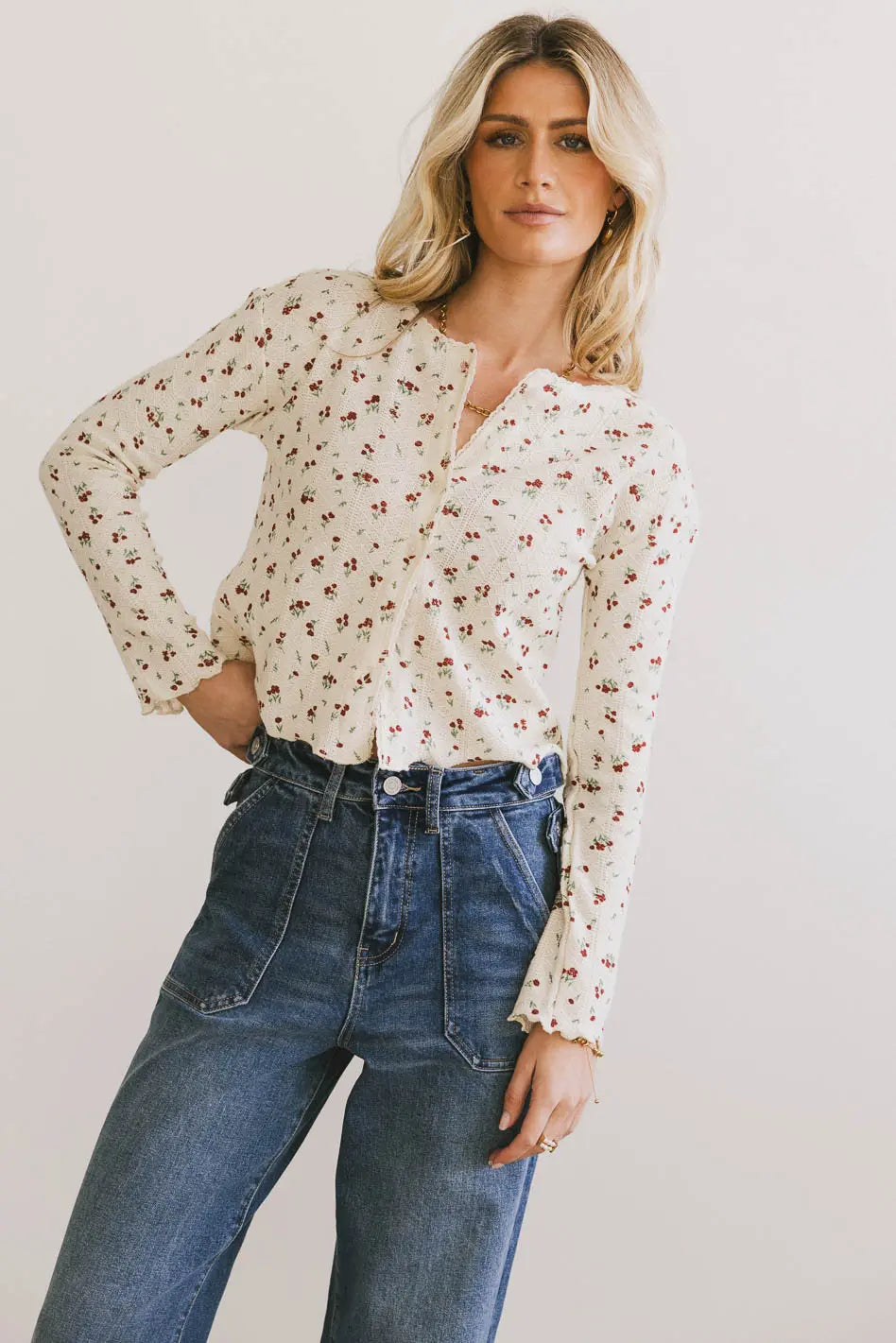 Round neck top in cream