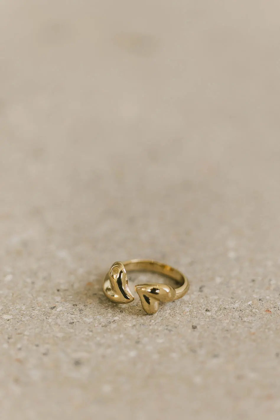 Double heart gold ring