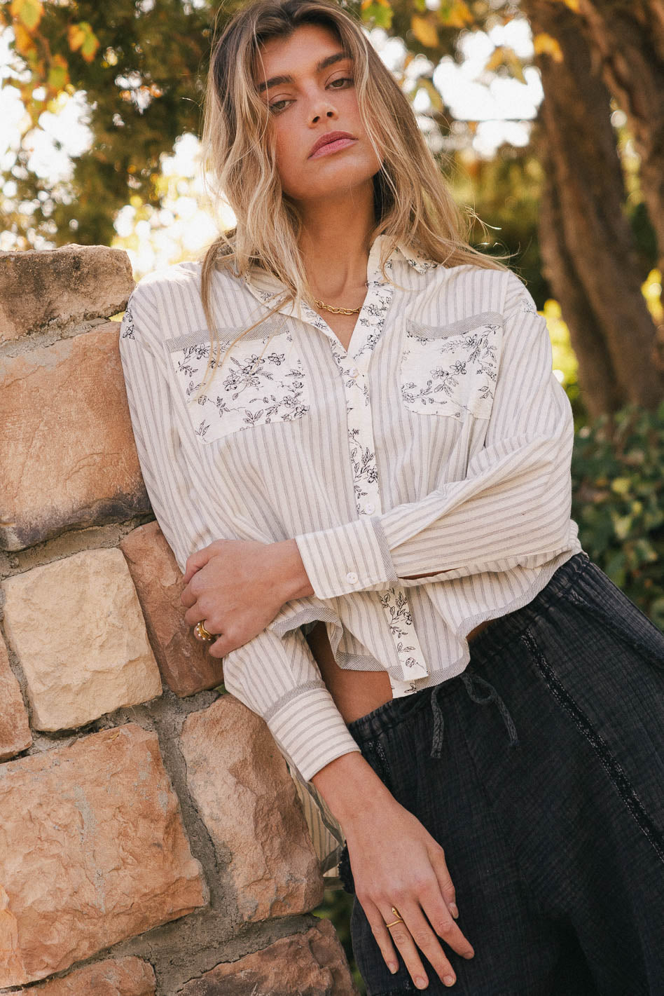 Long sleeves floral blouse