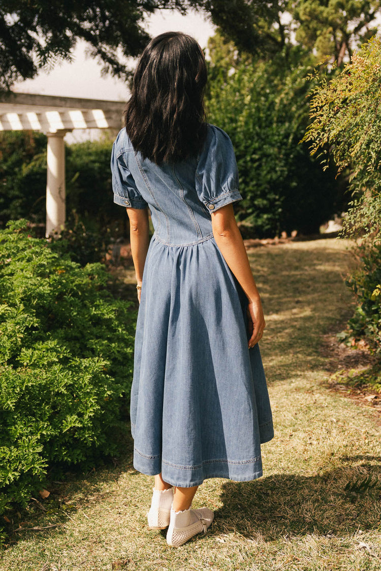 Plain color denim dress in medium wash