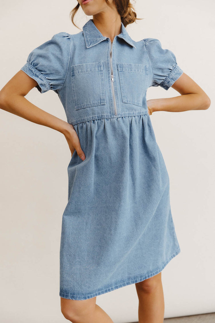 Collared dress in medium wash