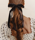 Velvet bow in black