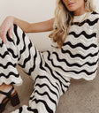 Wavy striped top in black