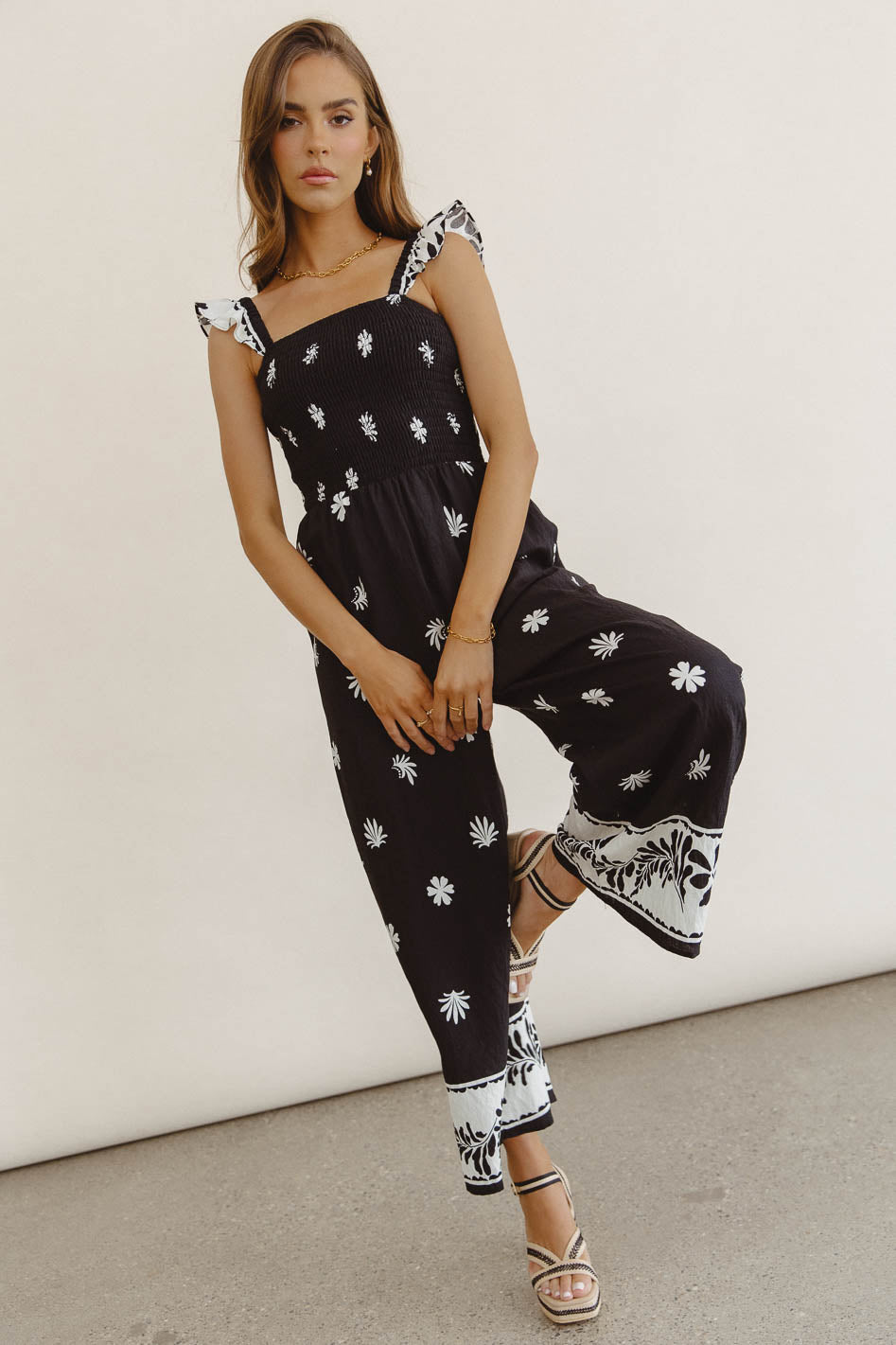 Two straps shoulder jumpsuit in black