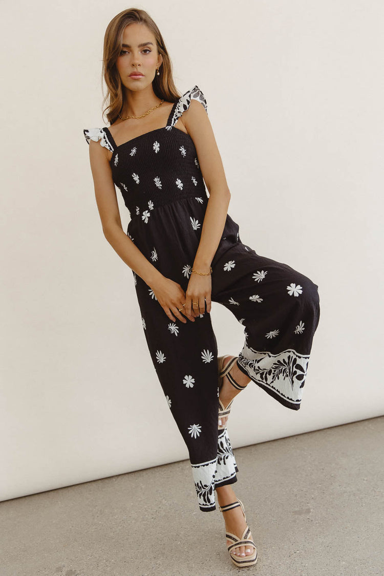 Two straps shoulder jumpsuit in black