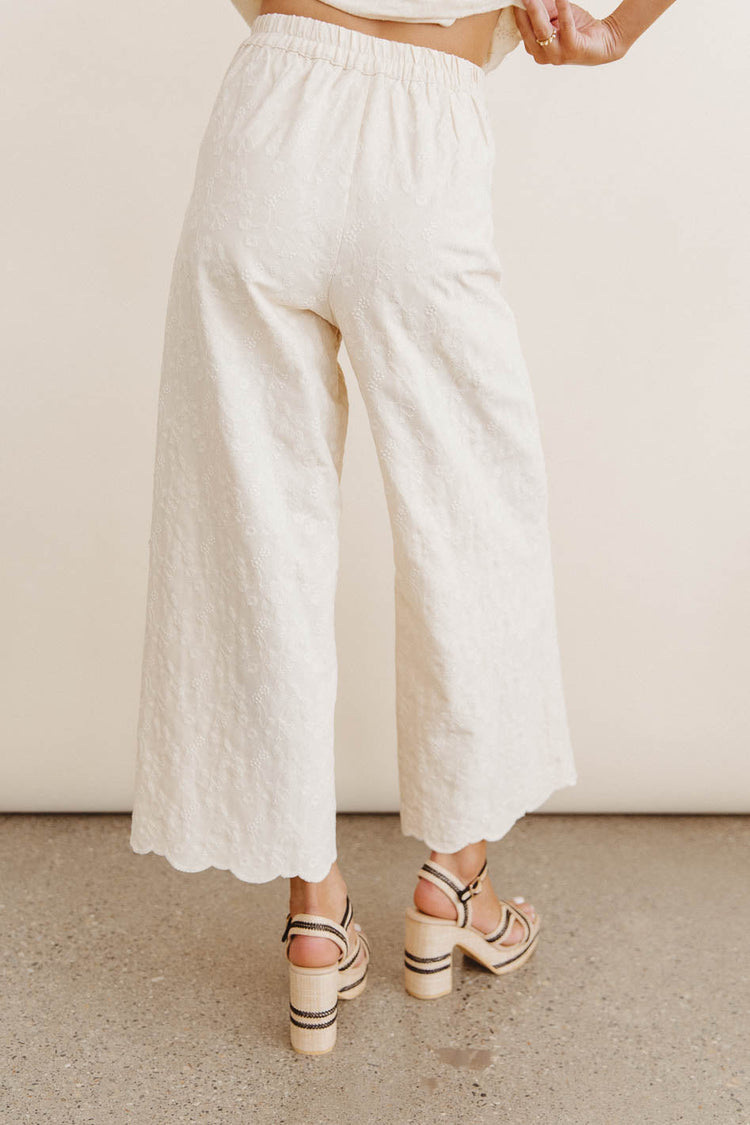 Plain color pants in cream