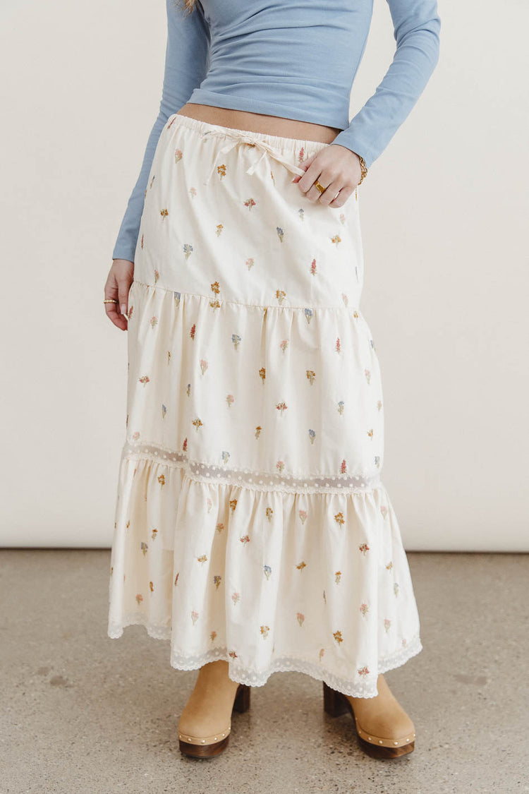 Elastic waist skirt in cream