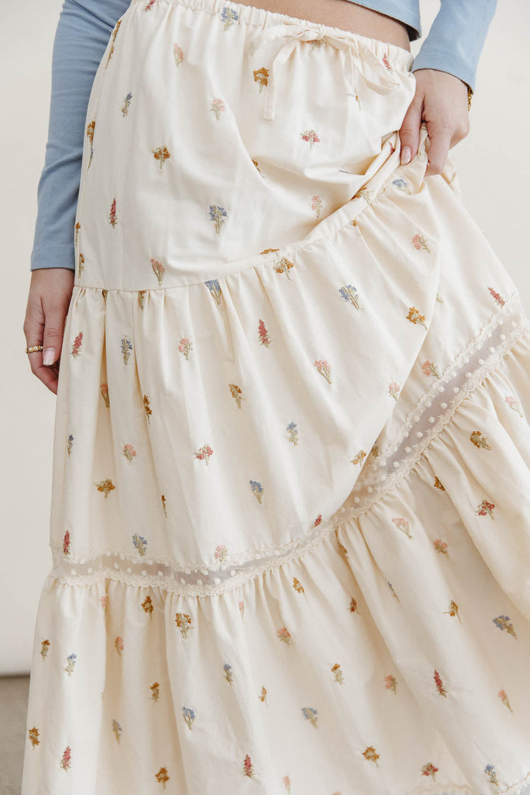 Floral skirt in cream