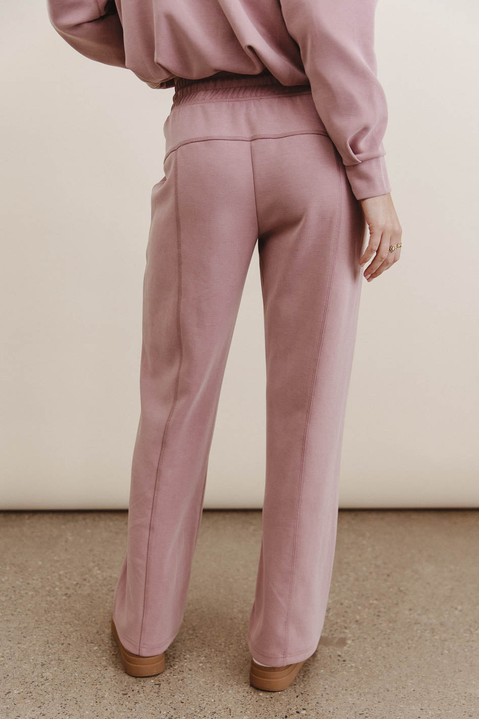 Plain color pants in mauve