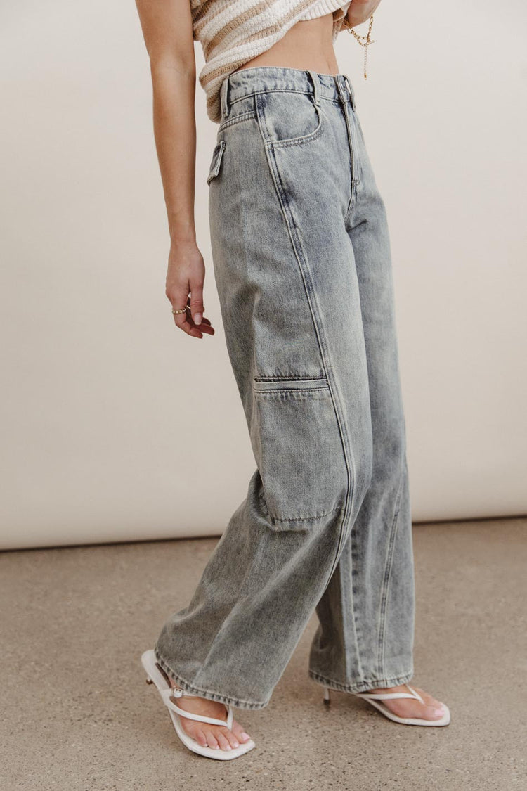 Side pockets denim jeans in medium wash