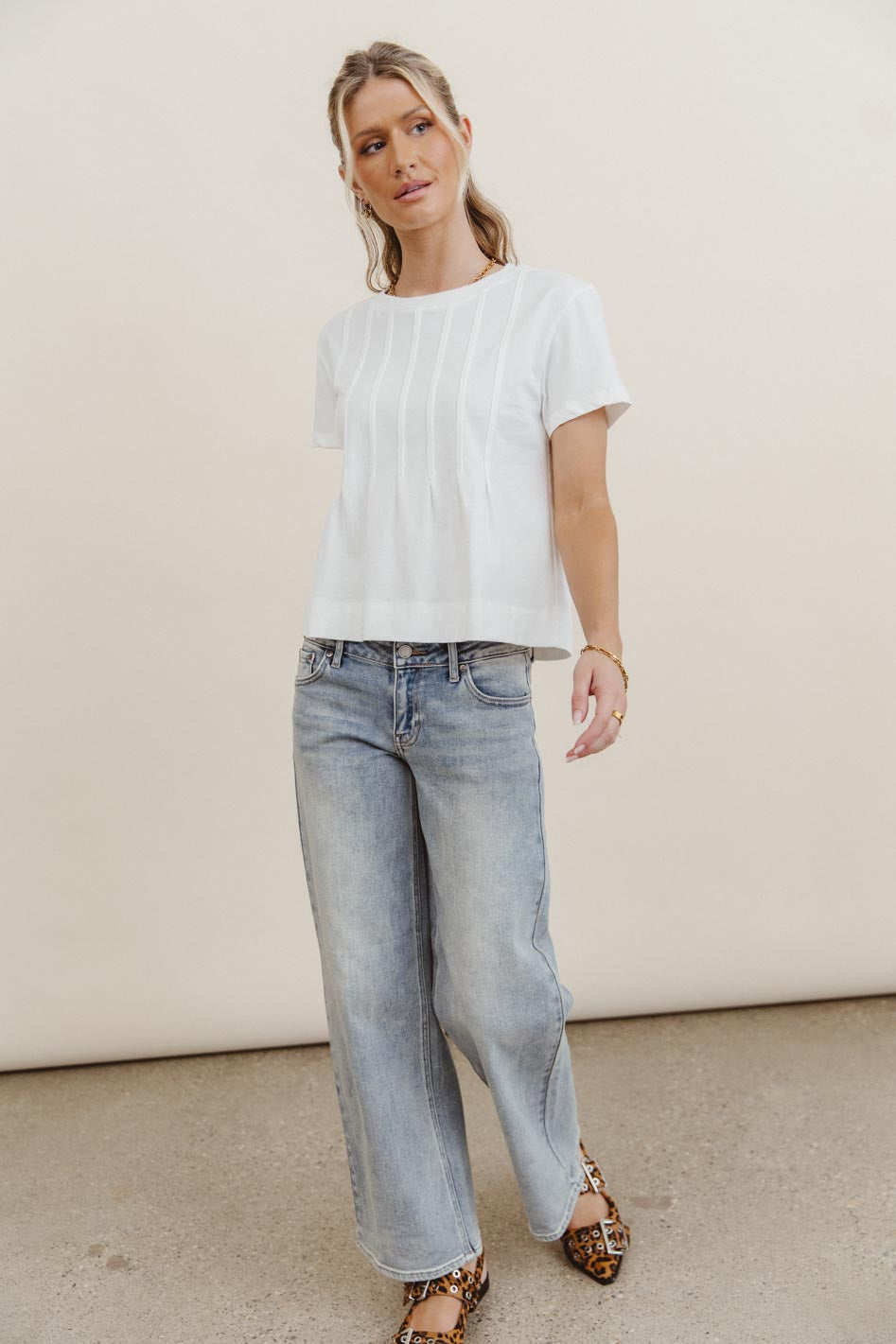 Basic top in white