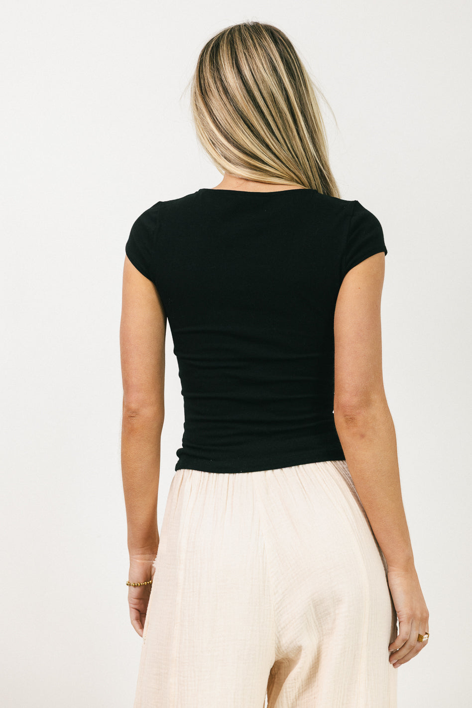 Plain color top in black