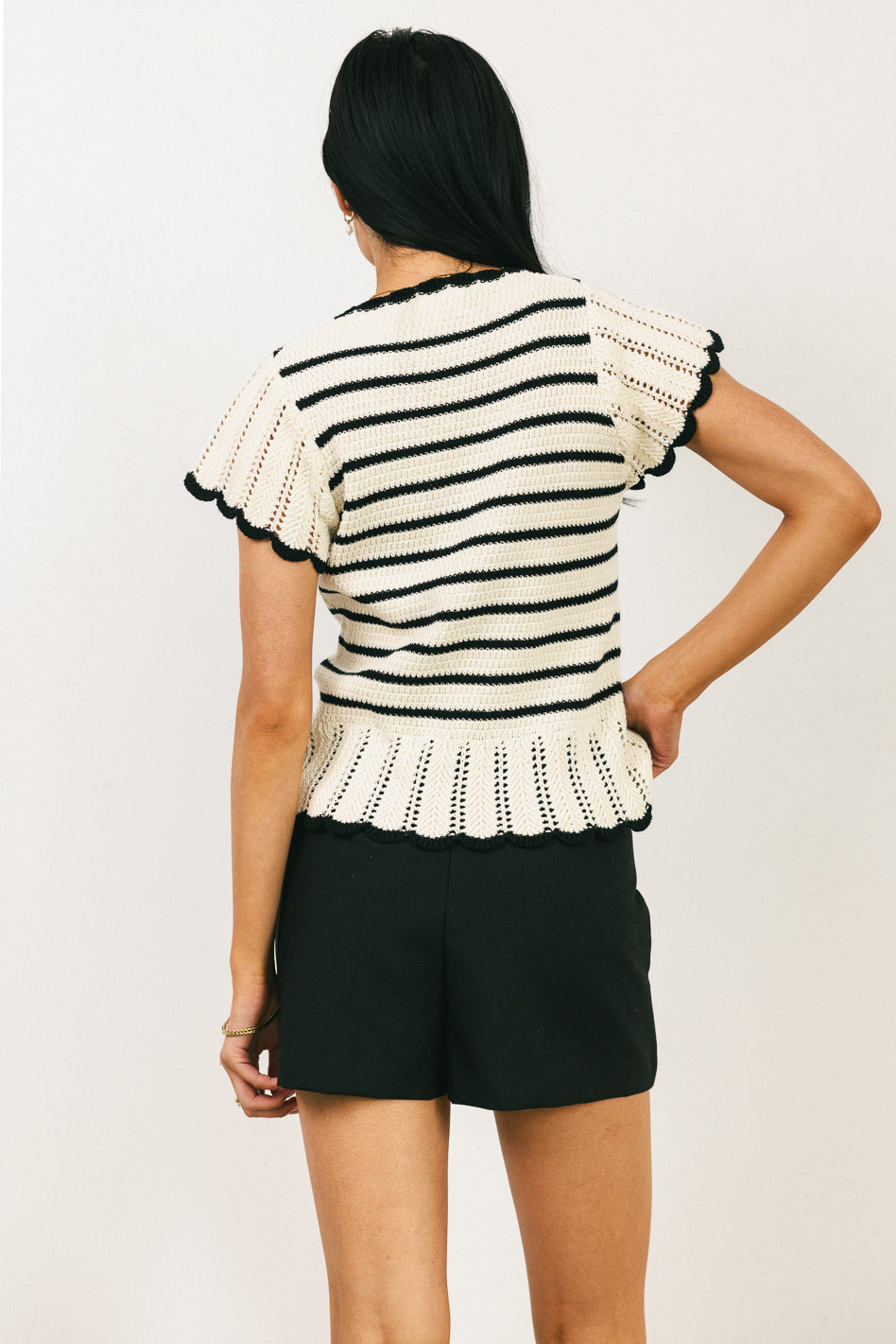 Plain color top in black