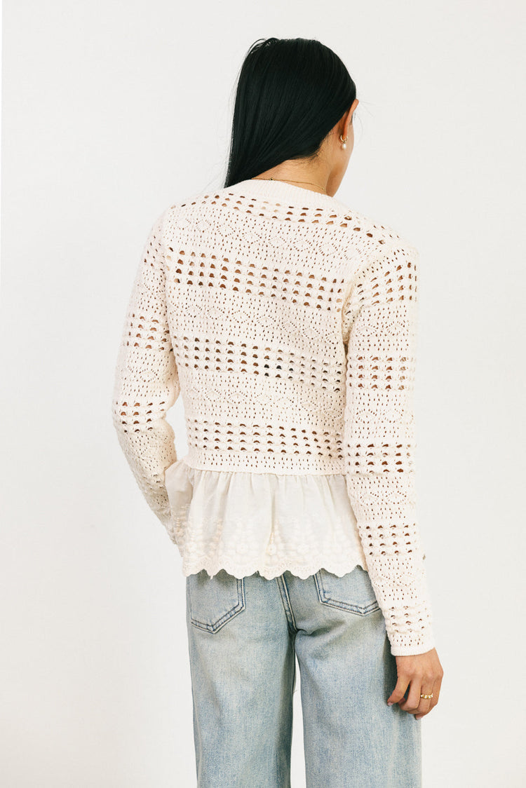 Plain color top in cream