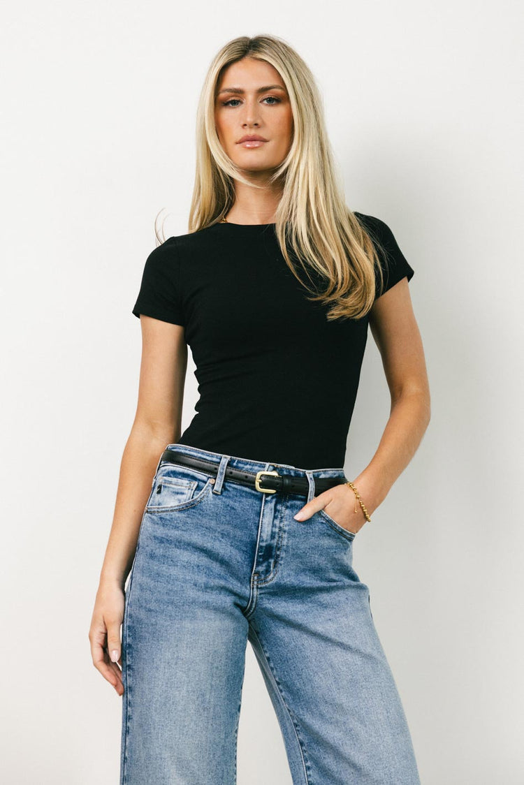 Round neck black top