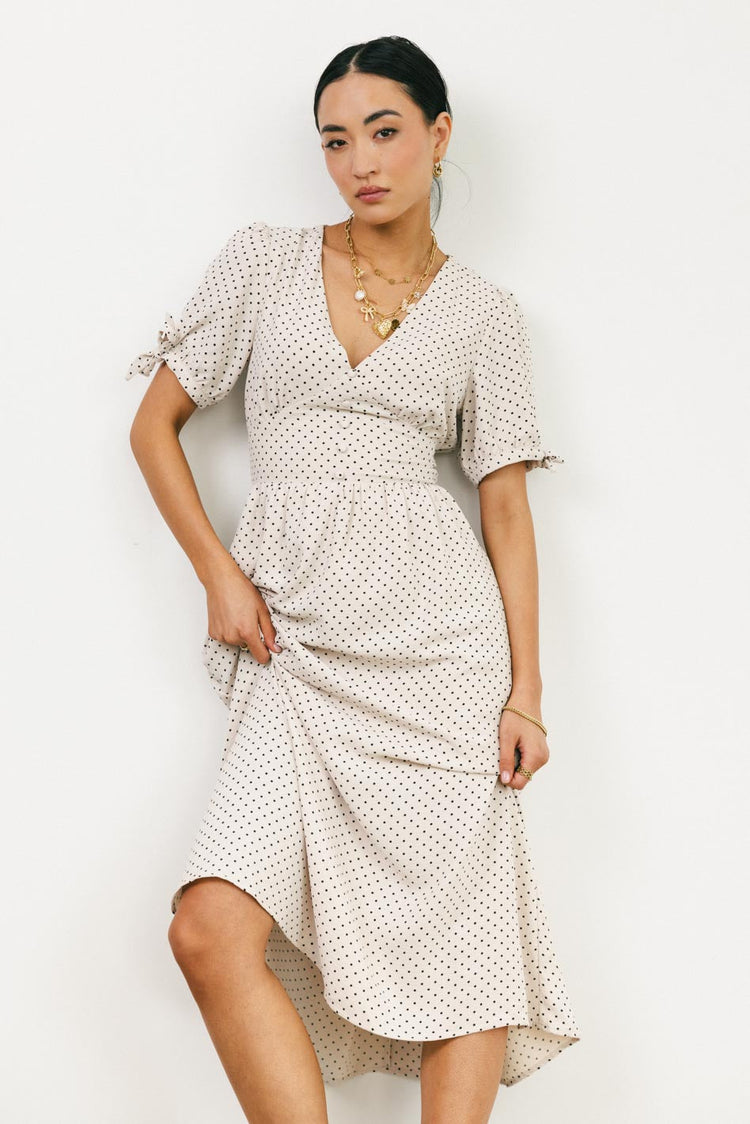 V-Neck dress n cream