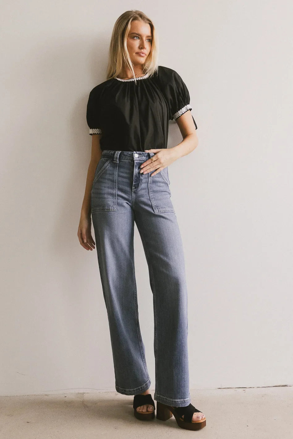 Short sleeves top in black