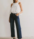 Round neck top in white
