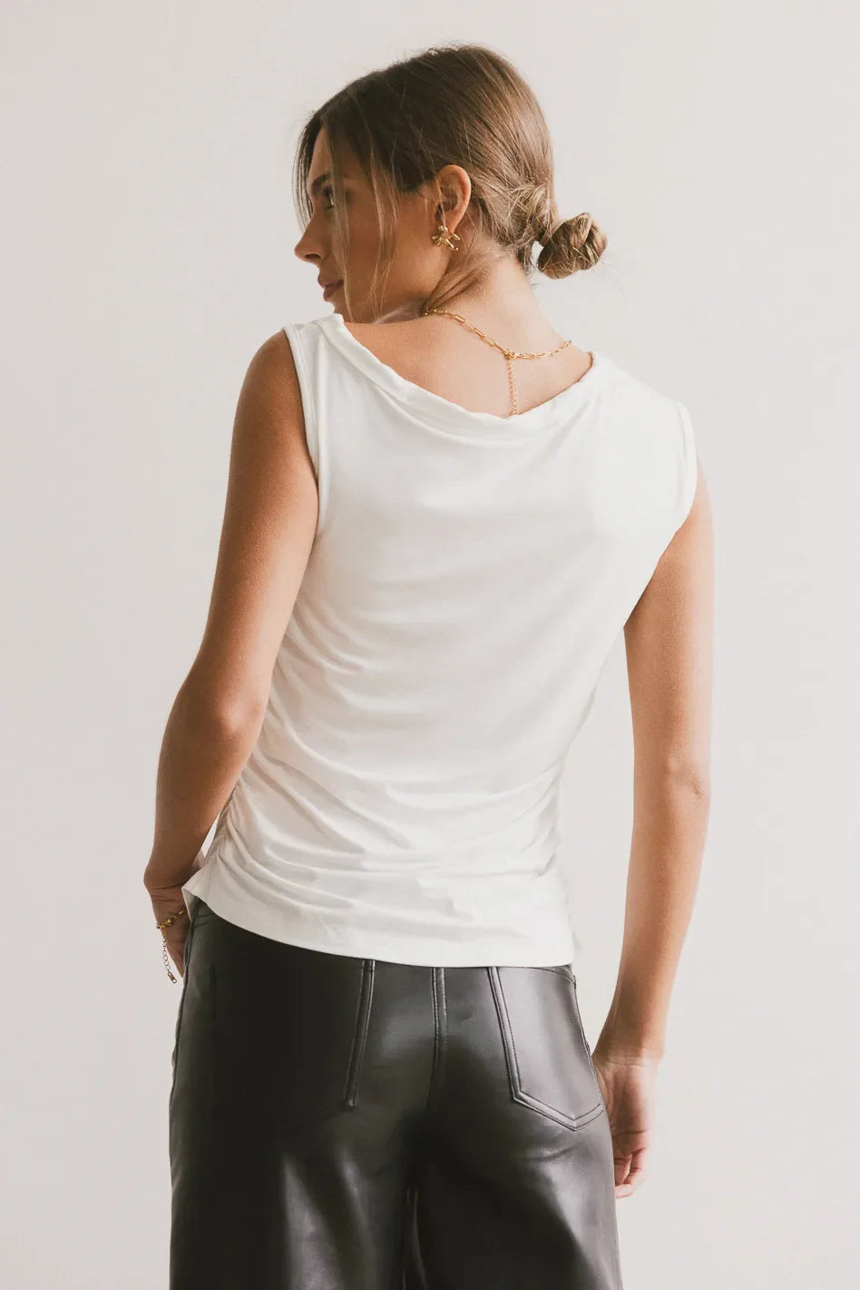 Plain color top in white