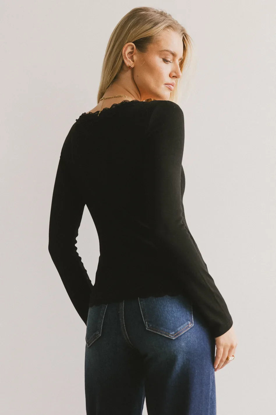 Plain color top in black