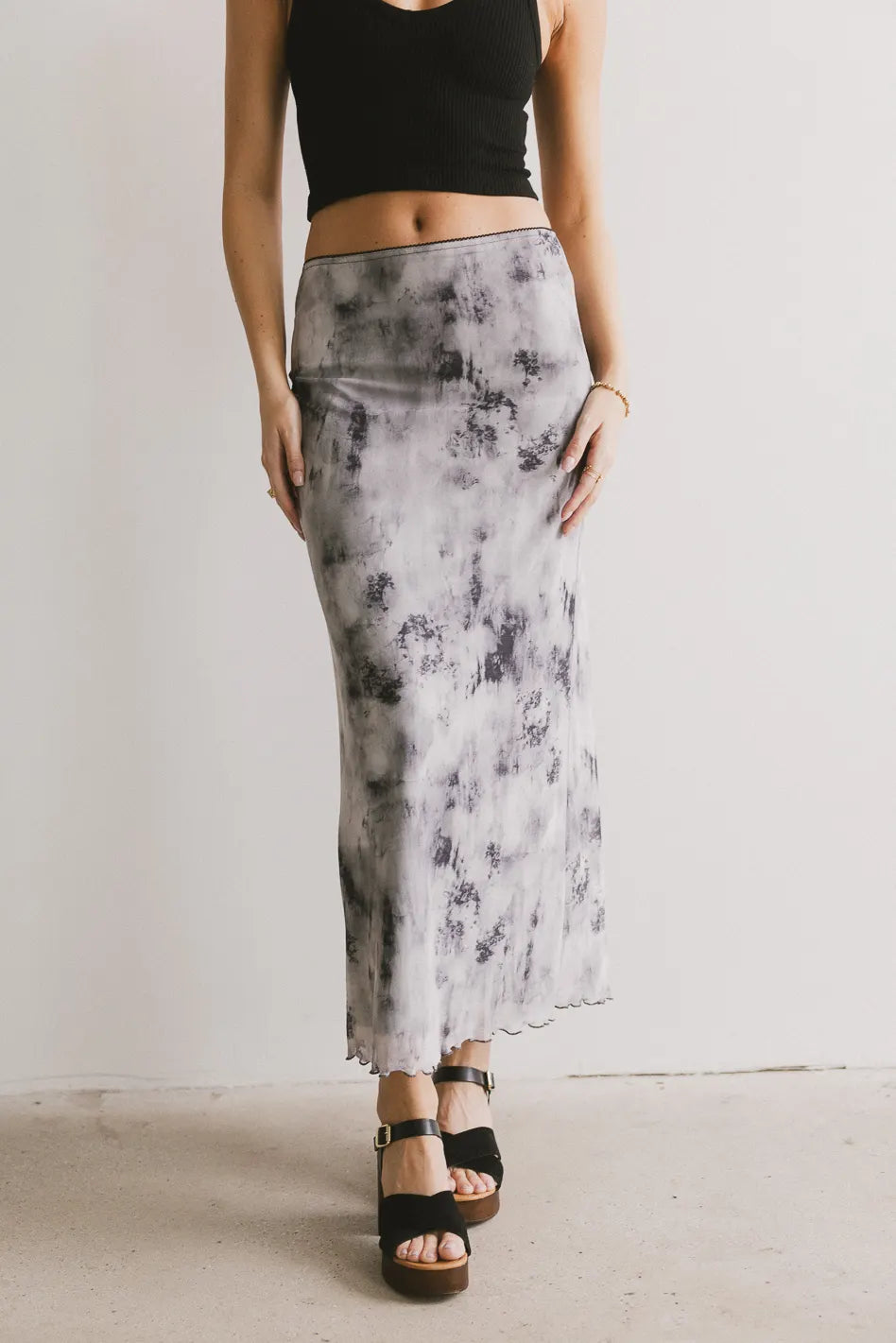 Maxi skirt in black and grey