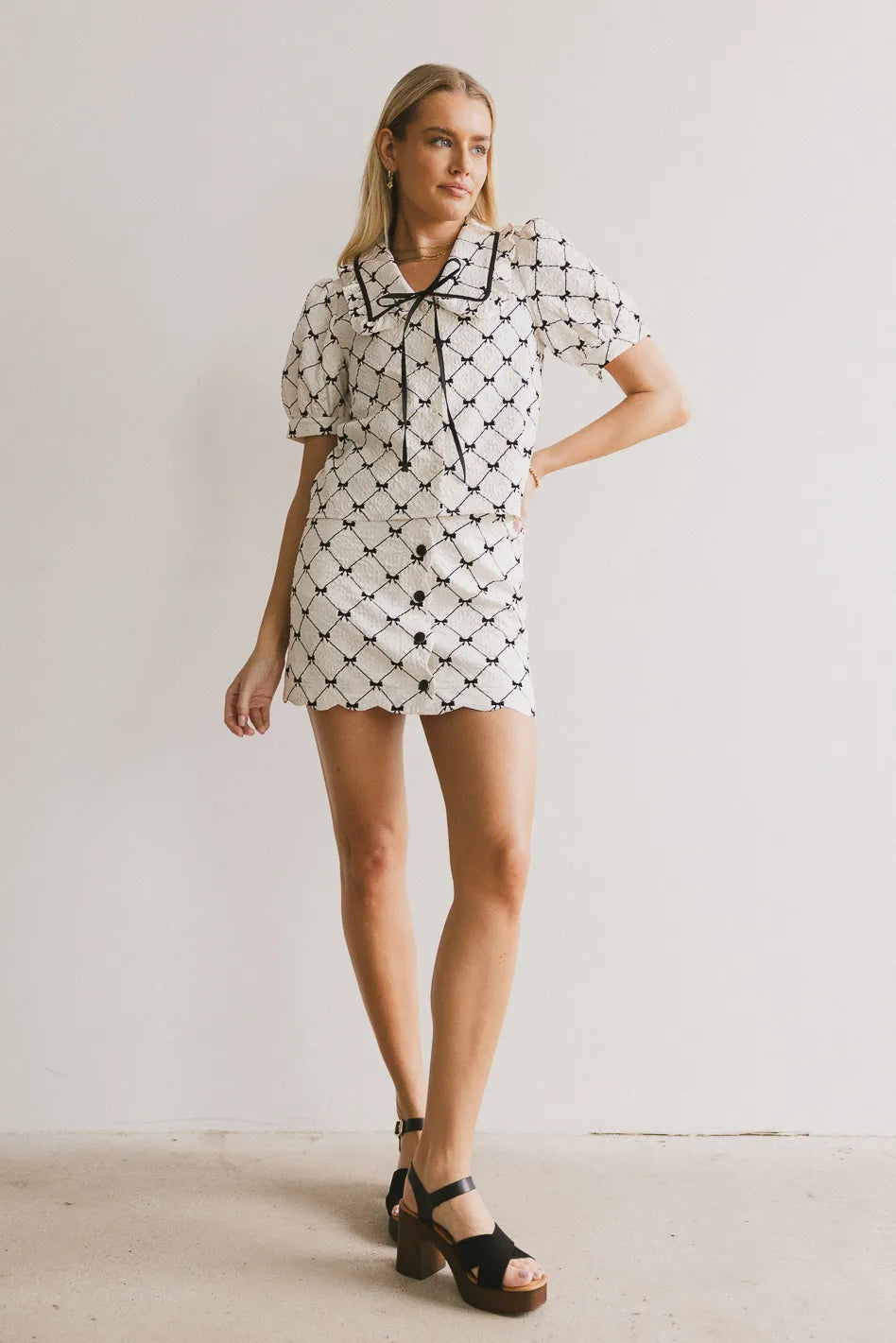 Woven skirt in cream