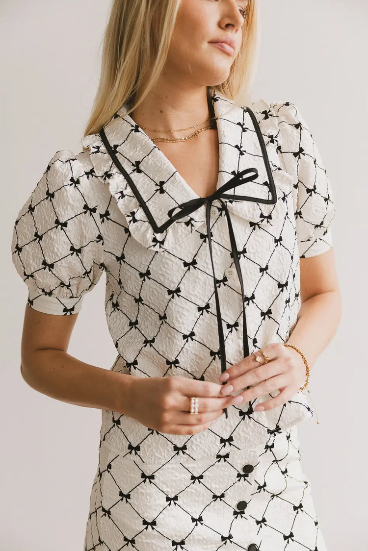Front bow tie top in cream