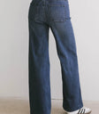 Two back pockets pants in medium wash