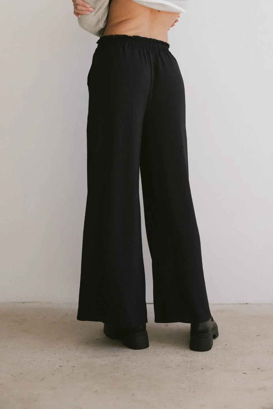Woven pants in black