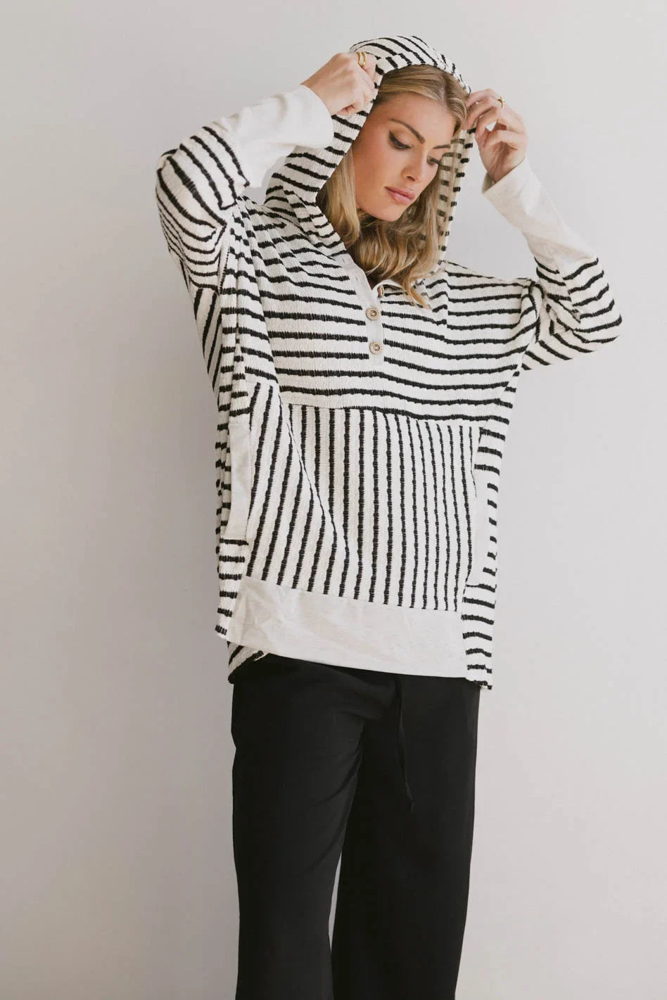 Hoodie sweater in black