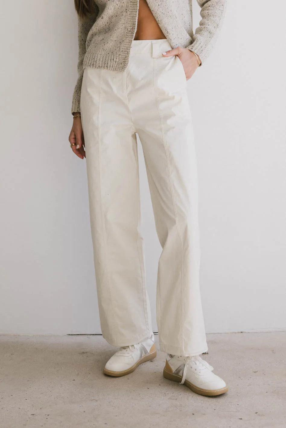 Wide leg pants in cream