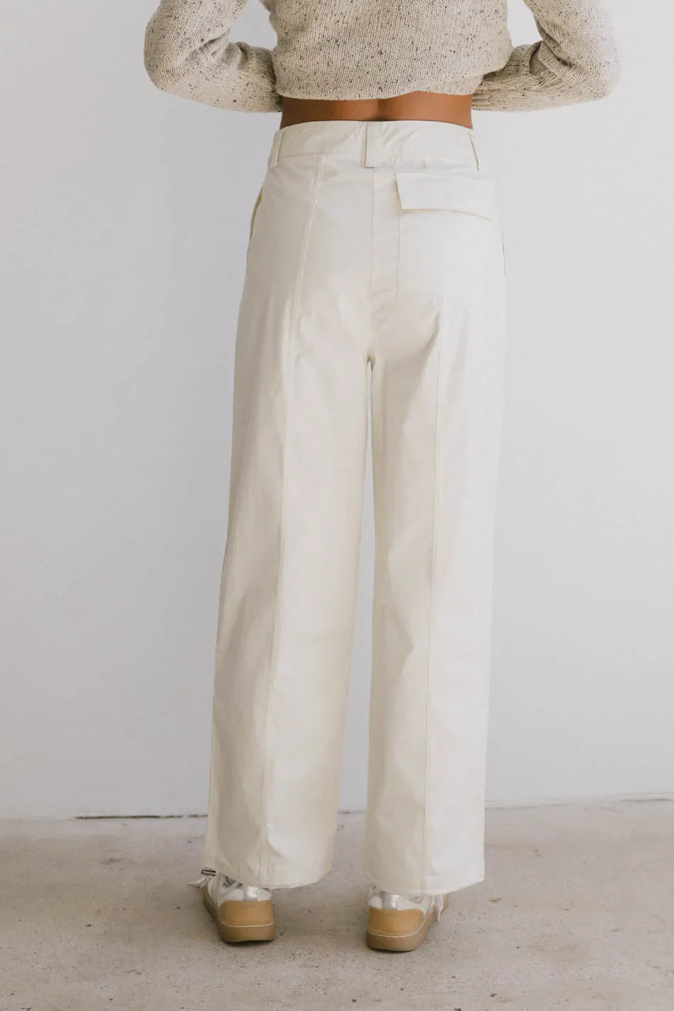 Plain color pants in cream