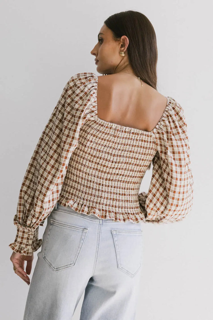 Elastic back top in rust