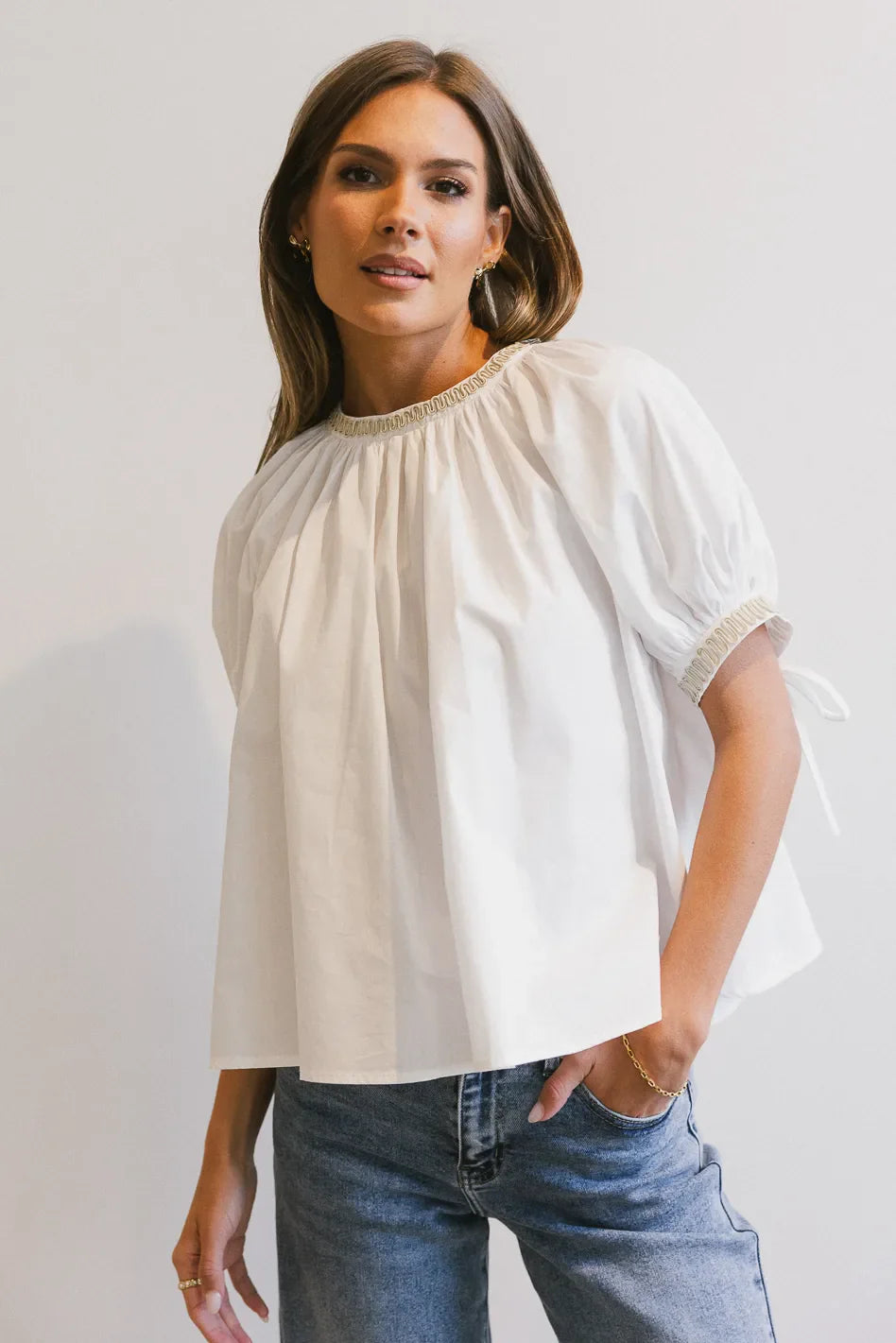 Short sleeves blouse in white