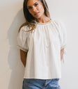 Round neck top in white