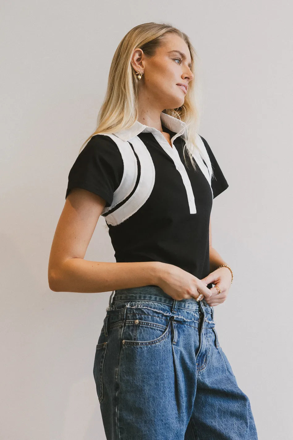 Short sleeves top in black